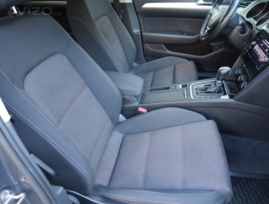 Foto inzerátu Volkswagen Passat 2.0 TDI