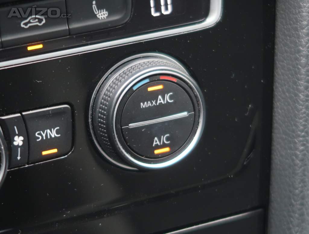 Foto inzerátu Volkswagen Golf 1.5 TSI