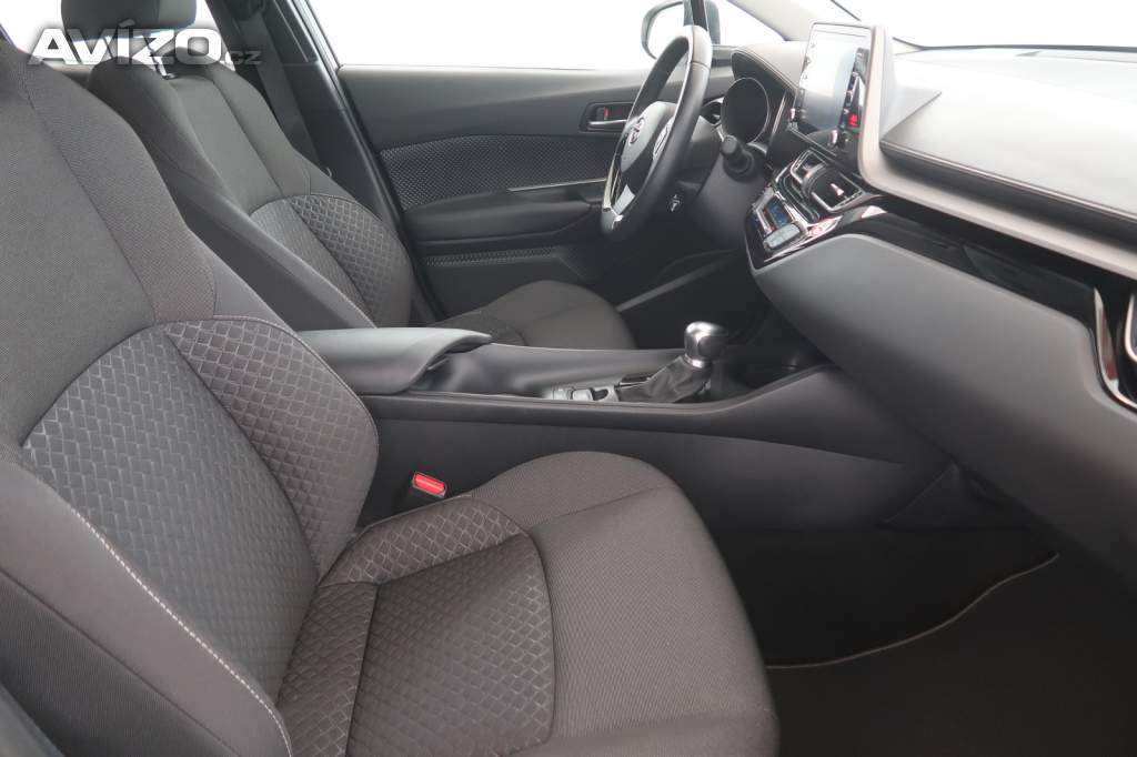 Foto inzerátu Toyota C-HR 1.8 Hybrid