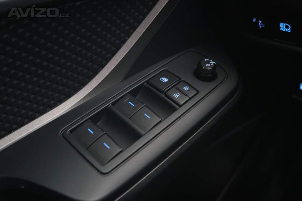 Foto inzerátu Toyota C-HR 1.8 Hybrid