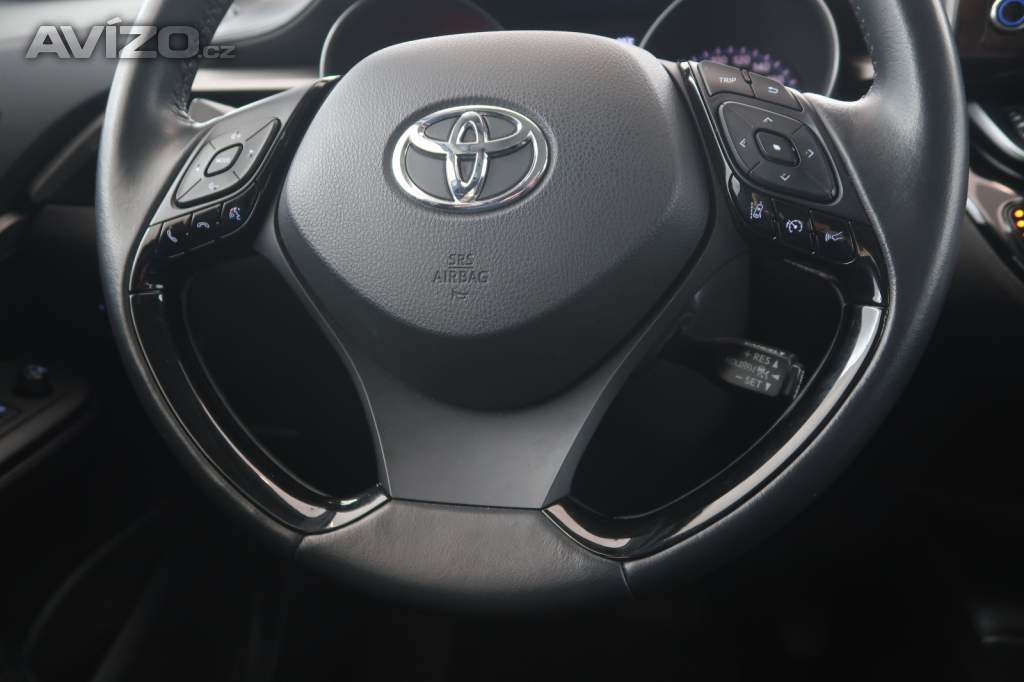 Foto inzerátu Toyota C-HR 1.8 Hybrid