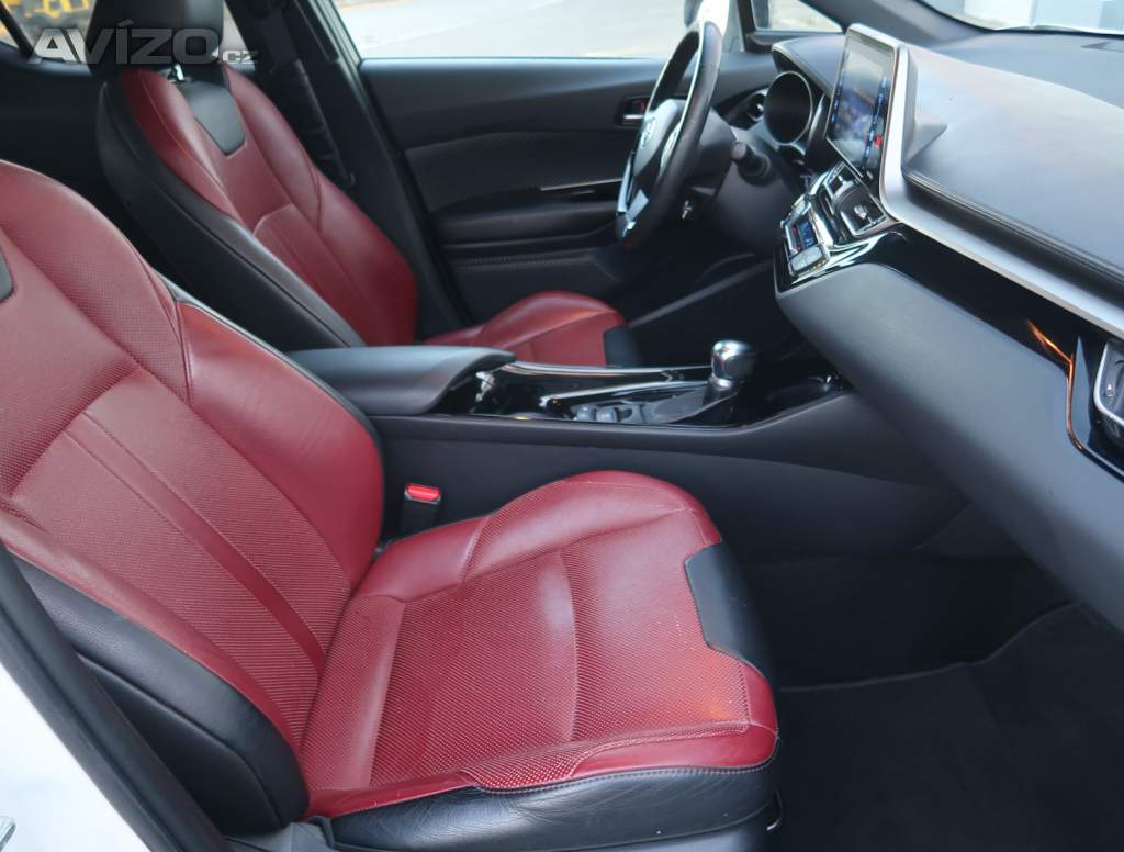 Foto inzerátu Toyota C-HR 1.8 Hybrid