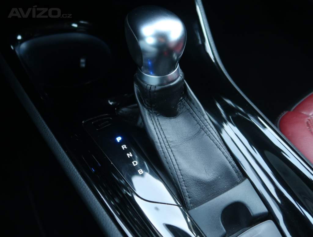 Foto inzerátu Toyota C-HR 1.8 Hybrid