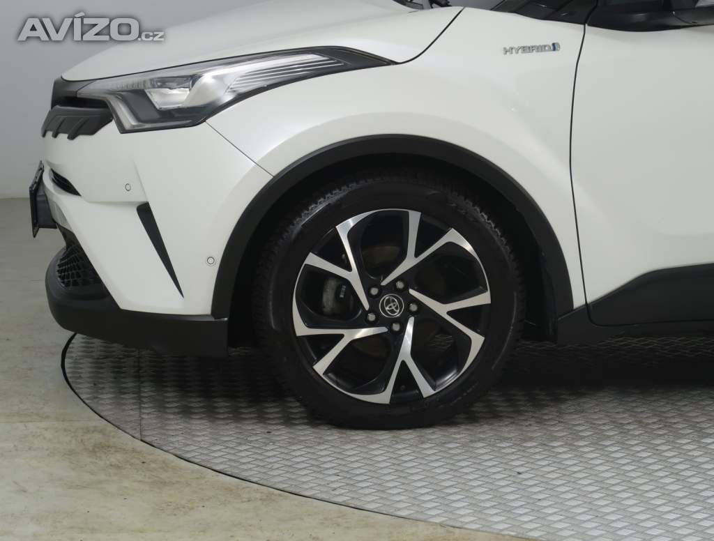 Foto inzerátu Toyota C-HR 1.8 Hybrid