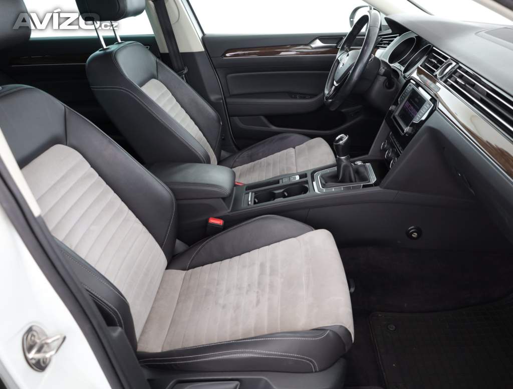 Foto inzerátu Volkswagen Passat 2.0 TDI