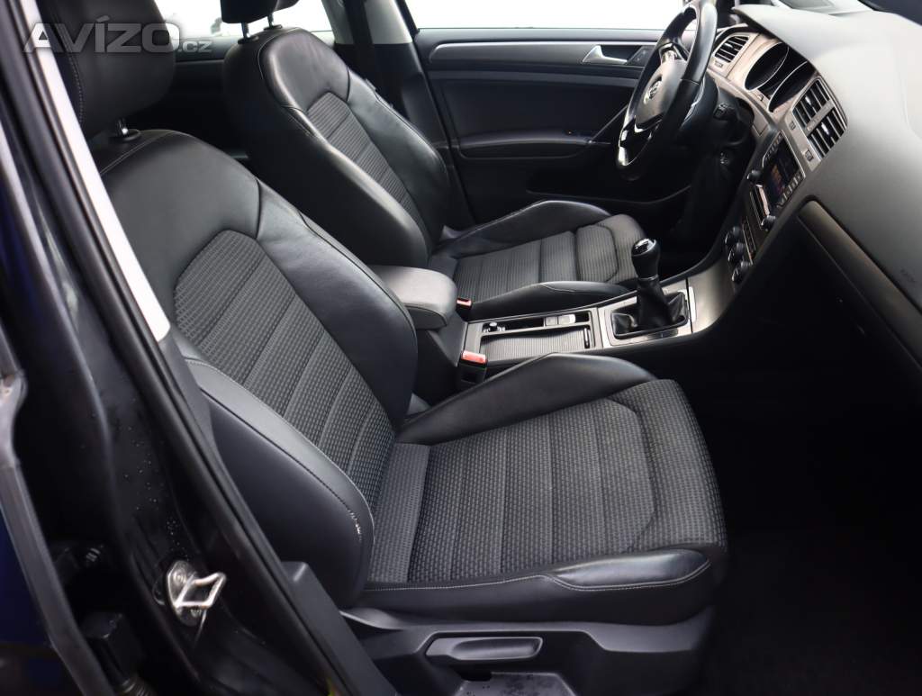 Foto inzerátu Volkswagen Golf 1.2 TSI