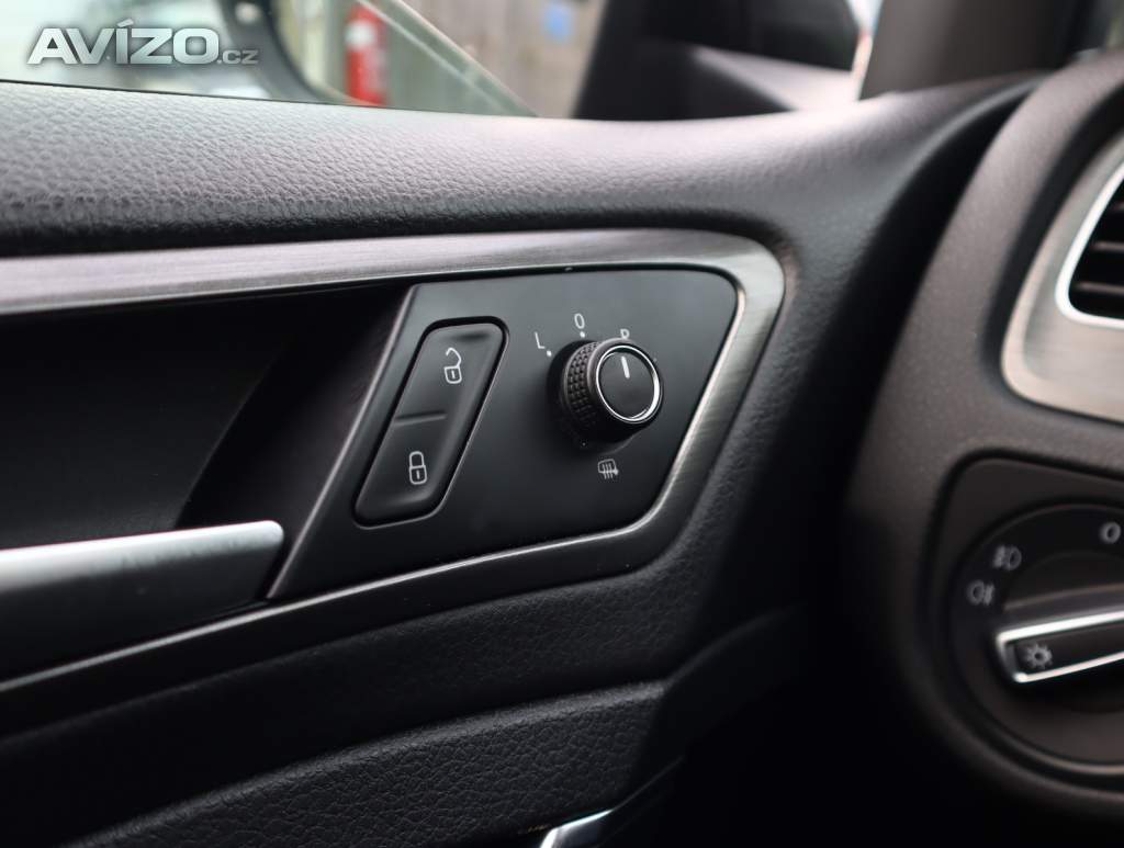 Foto inzerátu Volkswagen Golf 1.2 TSI