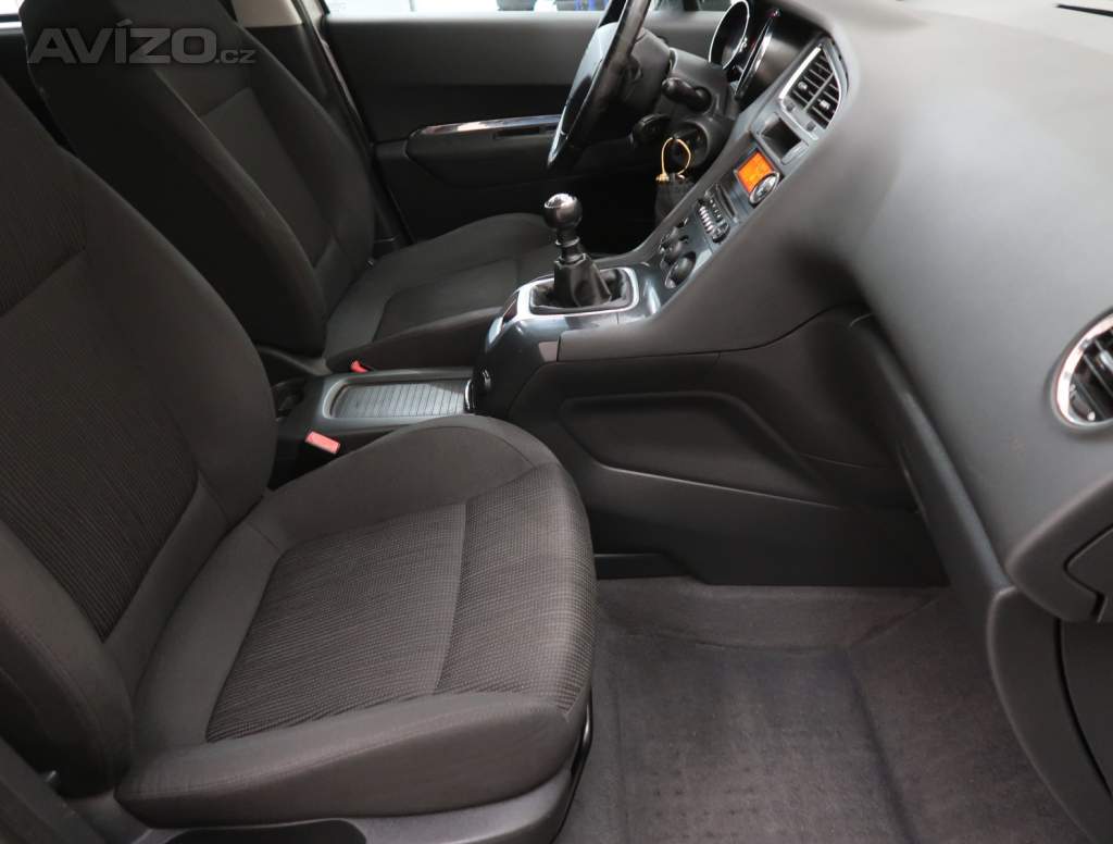 Foto inzerátu Peugeot 5008 1.6 HDi