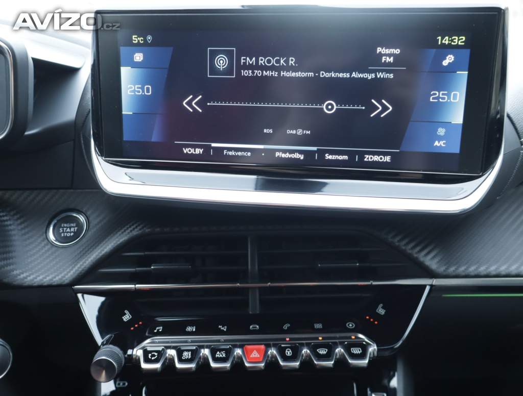 Foto inzerátu Peugeot e-2008 50 kWh