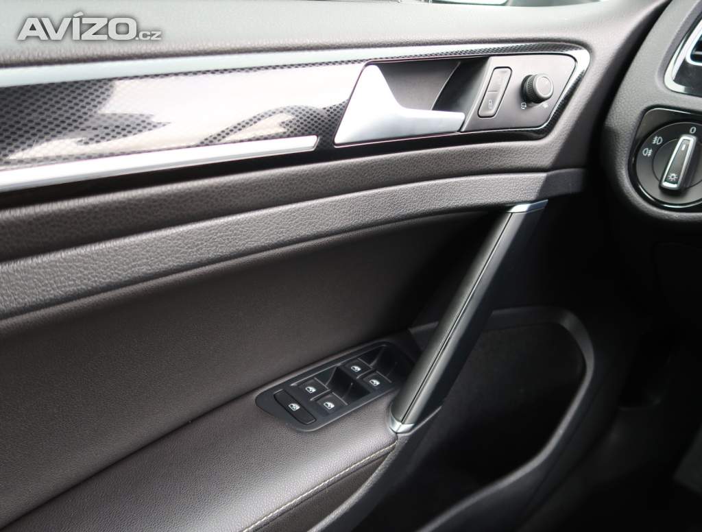 Foto inzerátu Volkswagen Golf 1.6 TDI