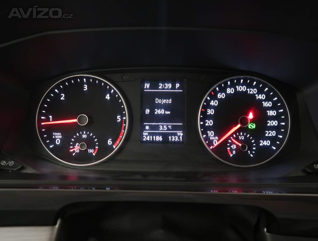 Foto inzerátu Volkswagen Multivan 2.0 TDI