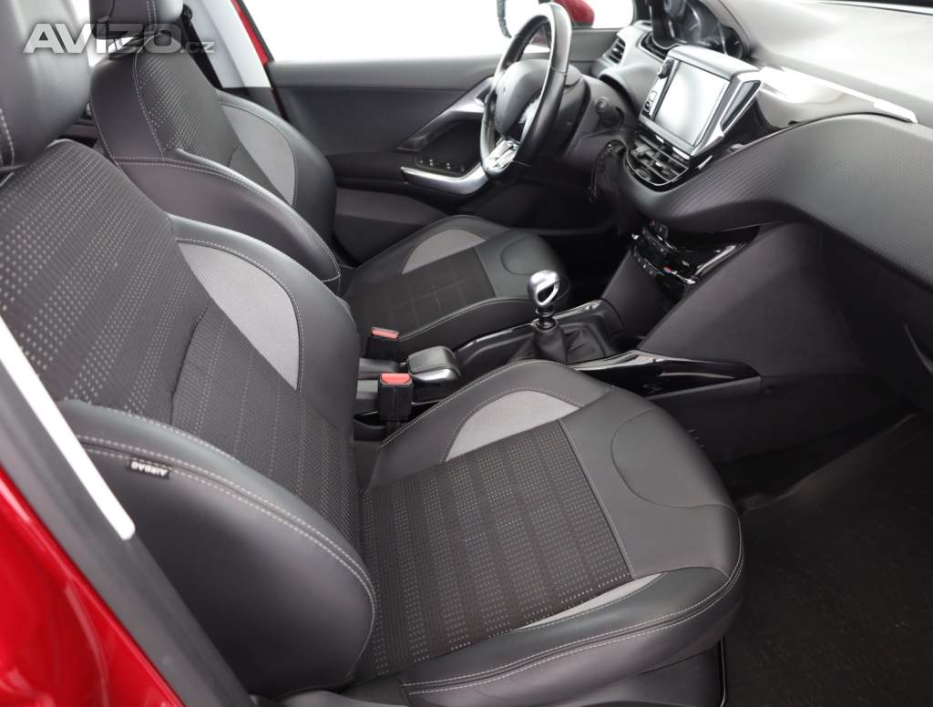 Foto inzerátu Peugeot 2008 1.2 PureTech