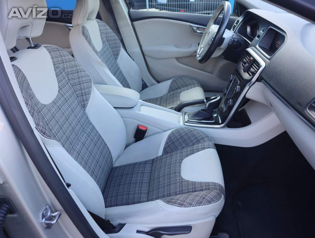 Foto inzerátu Volvo V40 1.5 T2