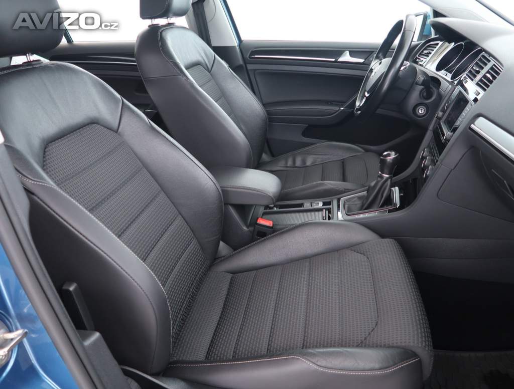 Foto inzerátu Volkswagen Golf 2.0 TDI