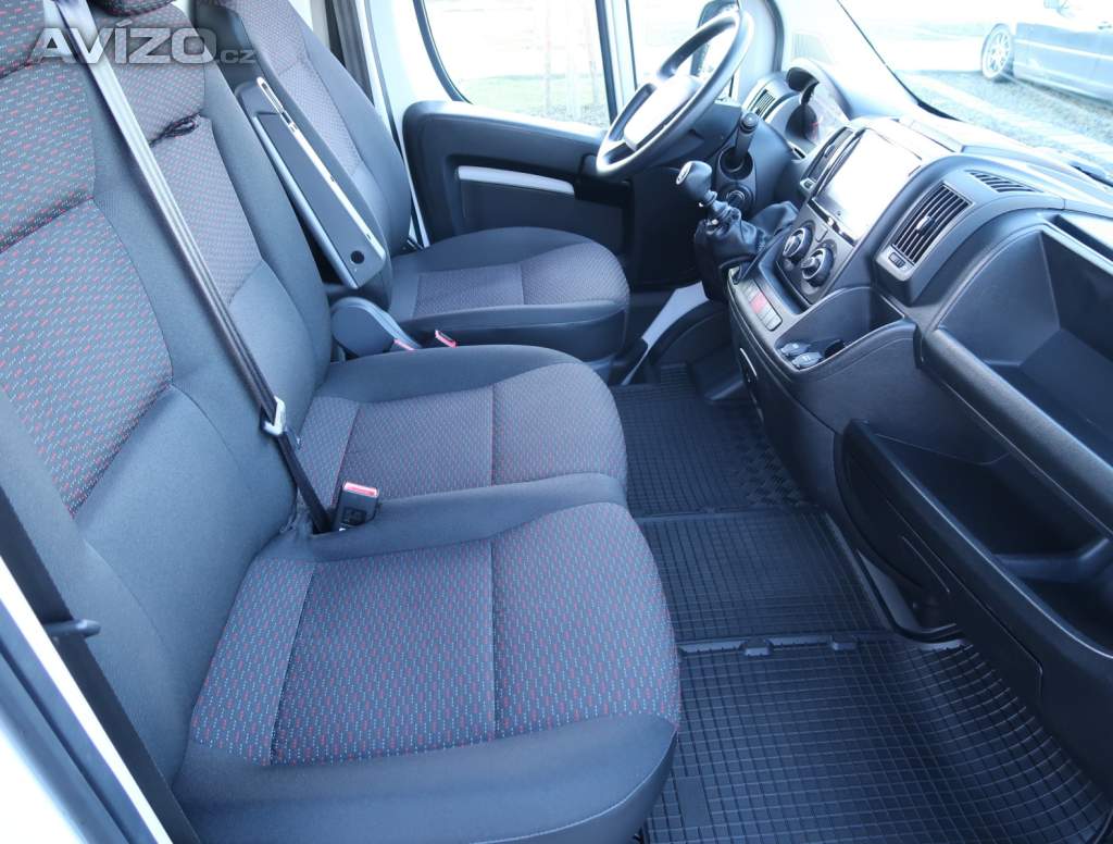 Foto inzerátu Citroën Jumper 2.2 BlueHDi