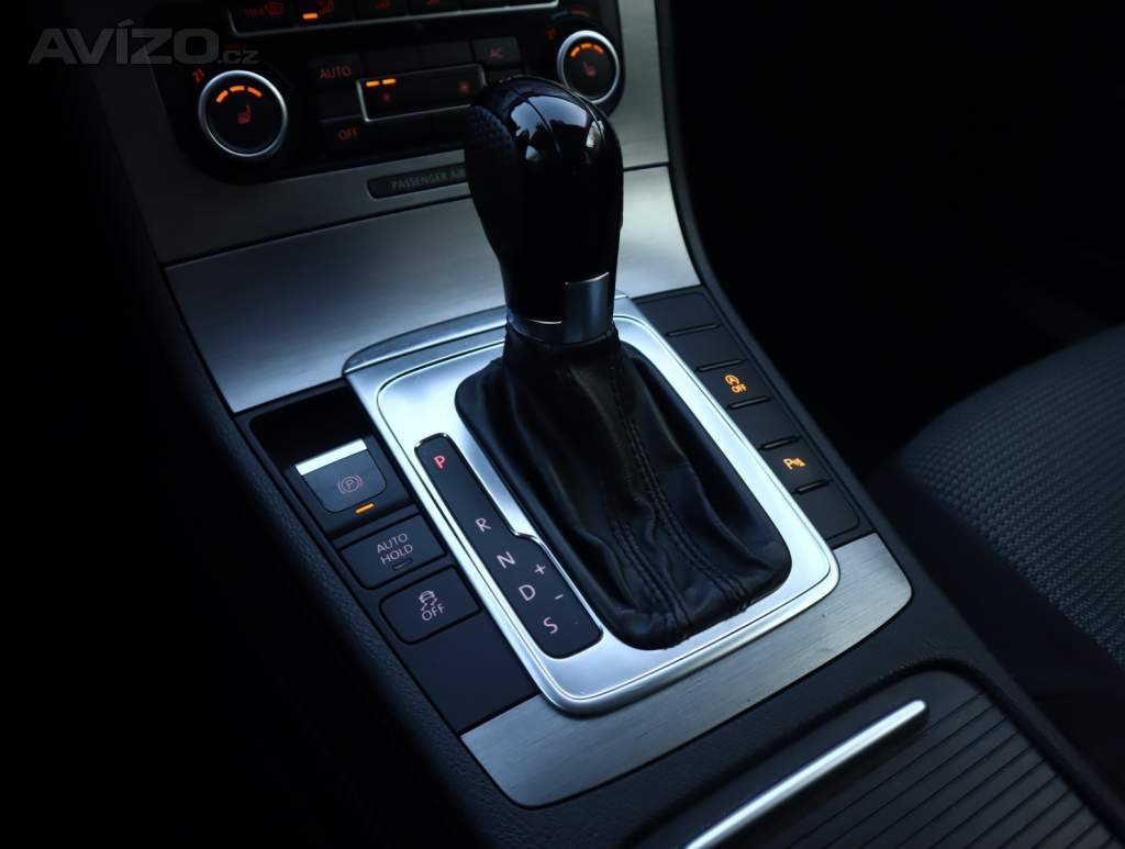 Foto inzerátu Volkswagen Passat 2.0 TDI