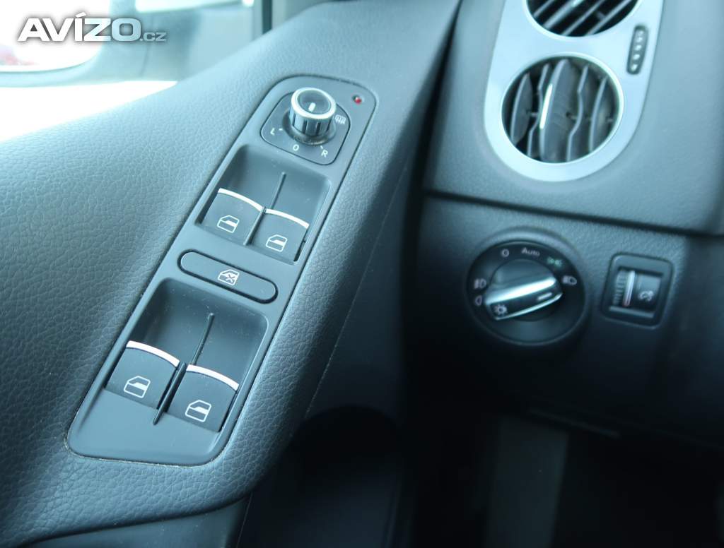 Foto inzerátu Volkswagen Tiguan 2.0 TDI