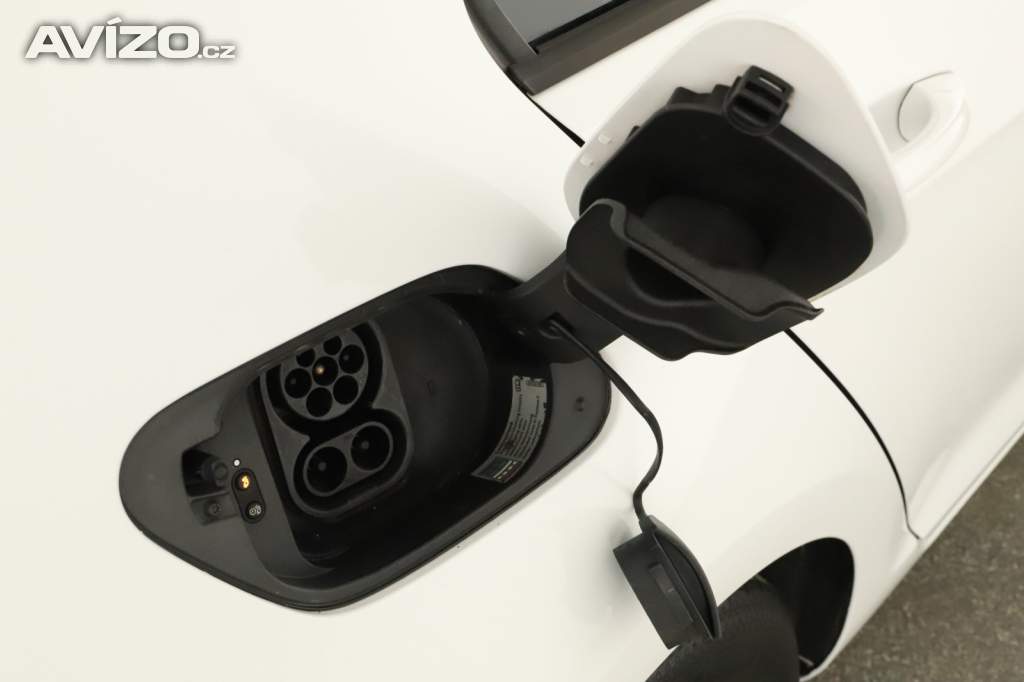 Foto inzerátu Volkswagen e-Golf 20.5 kWh - 25 Ah