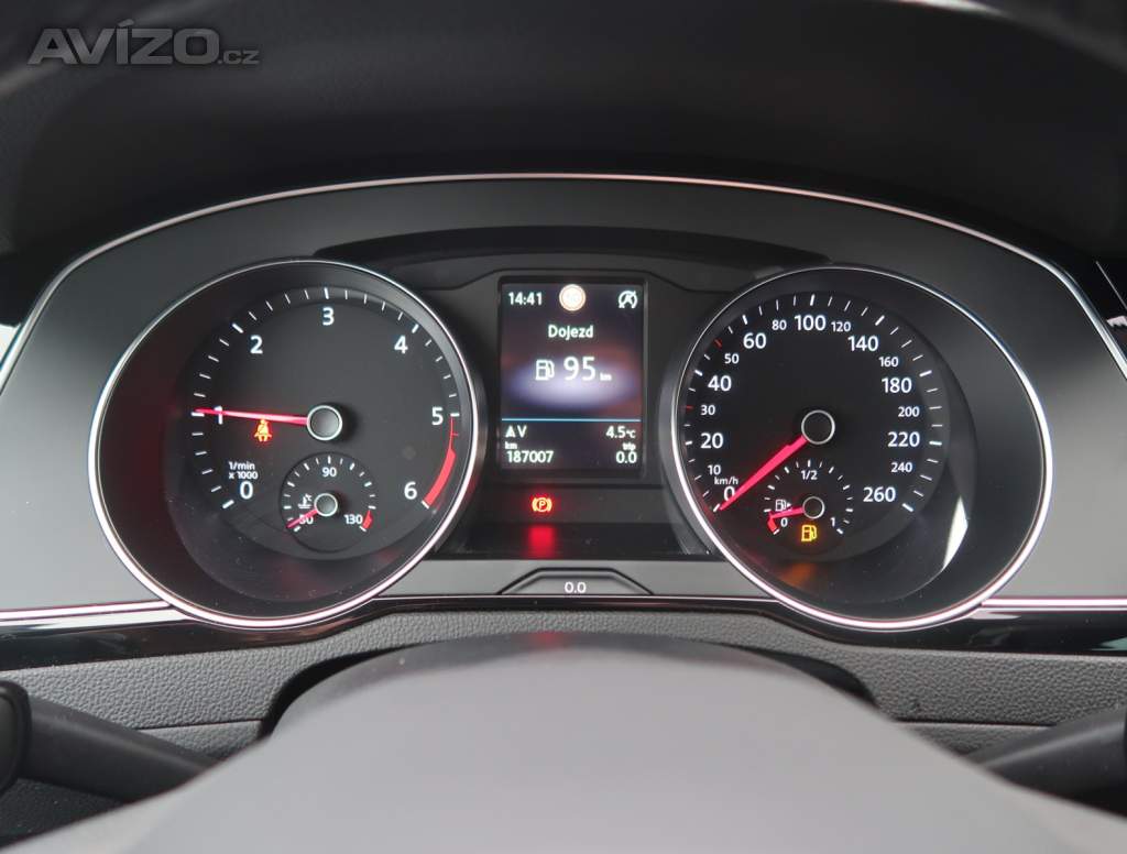 Foto inzerátu Volkswagen Passat 2.0 TDI