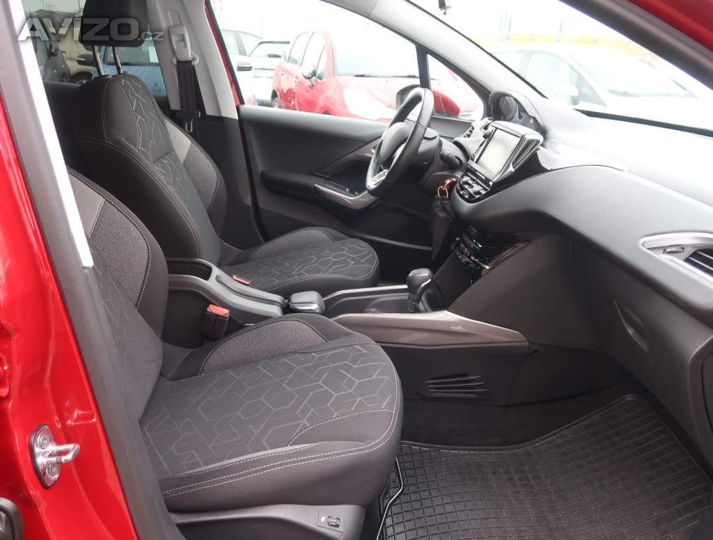 Foto inzerátu Peugeot 2008 1.2 PureTech