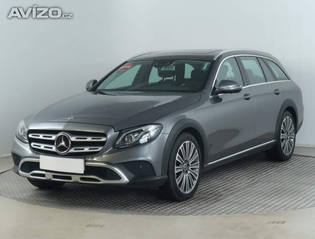 Foto inzerátu Mercedes-Benz Třídy E E 220 d 4MATIC