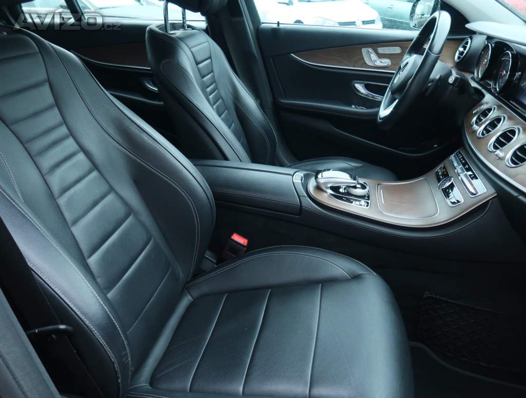 Foto inzerátu Mercedes-Benz Třídy E E 220 d 4MATIC
