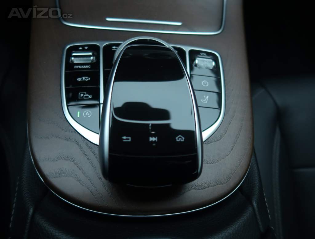 Foto inzerátu Mercedes-Benz Třídy E E 220 d 4MATIC