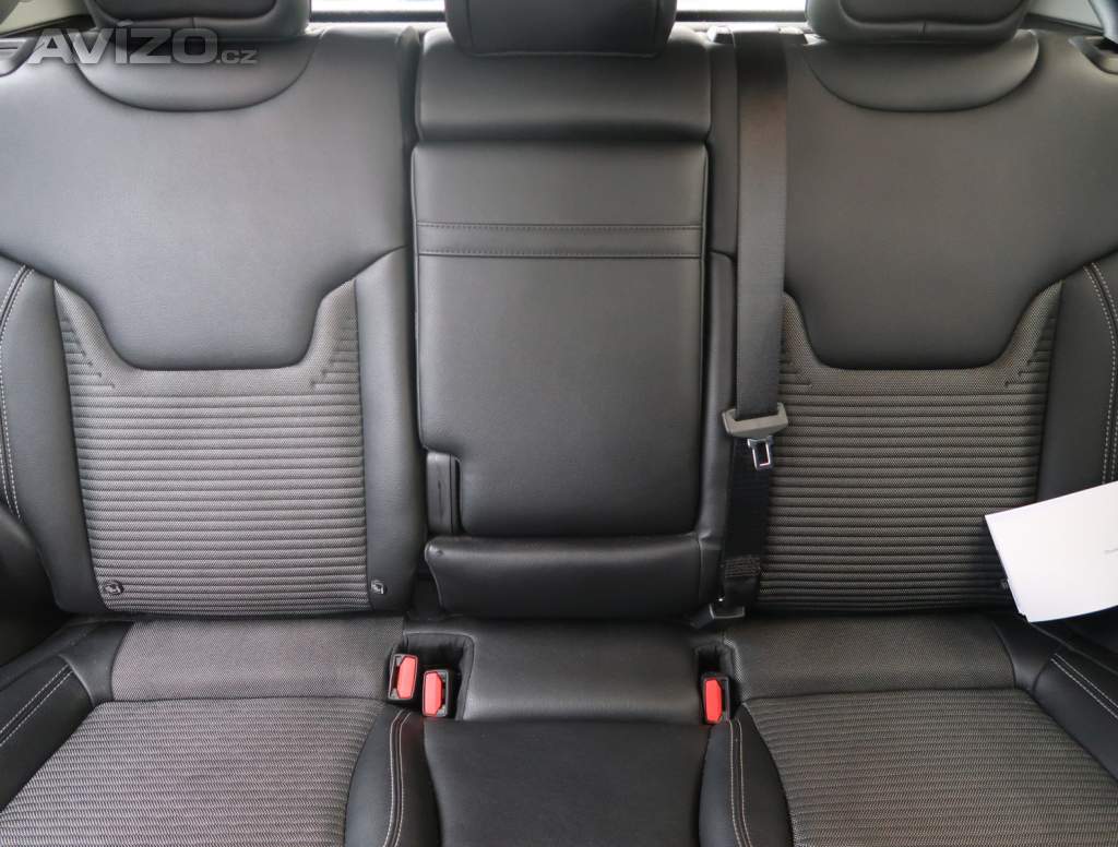 Foto inzerátu Jeep Compass 1.3 T-GDI