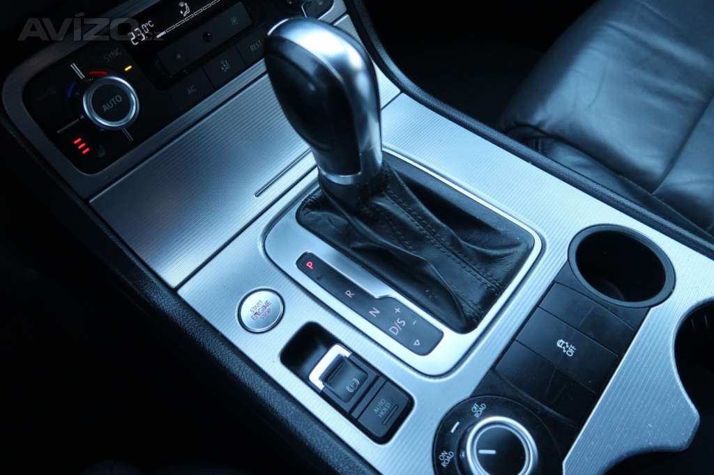 Foto inzerátu Volkswagen Touareg 4.2 V8 TDi