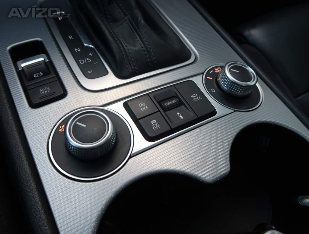 Foto inzerátu Volkswagen Touareg 3.0 TDI