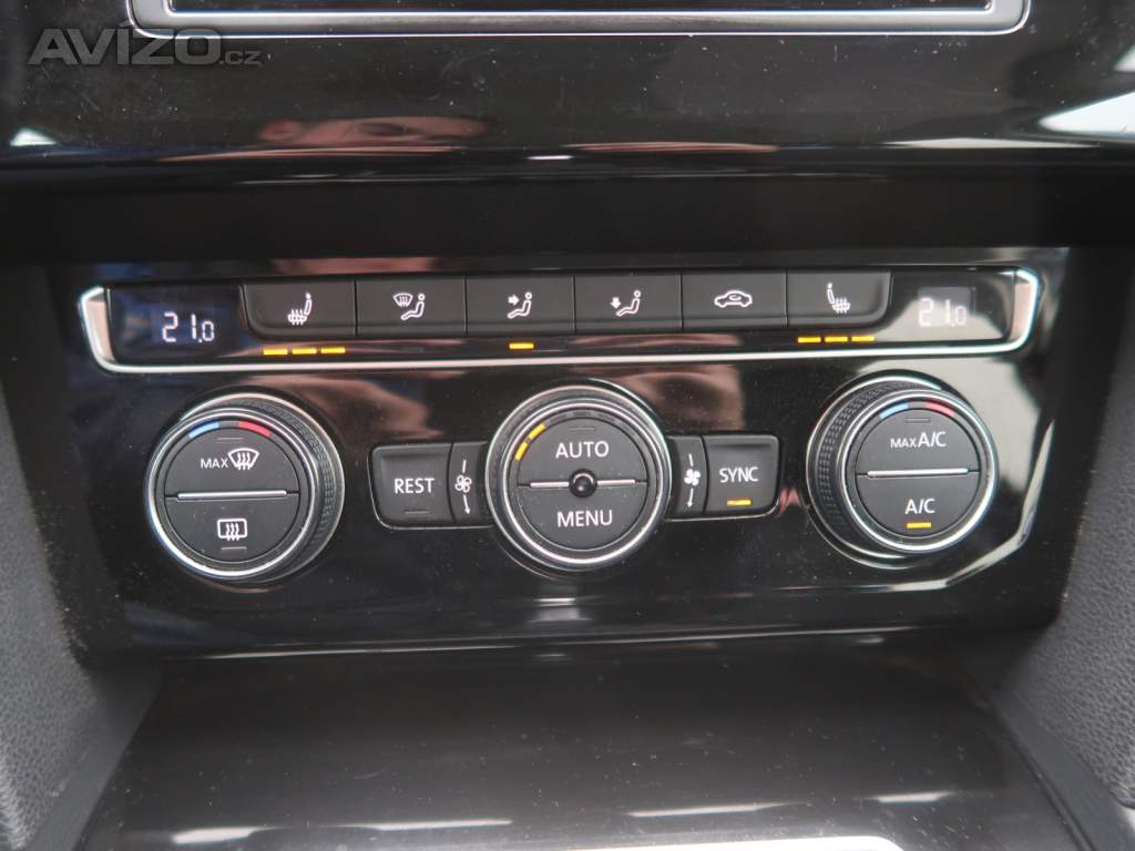 Foto inzerátu Volkswagen Passat 2.0 TDI