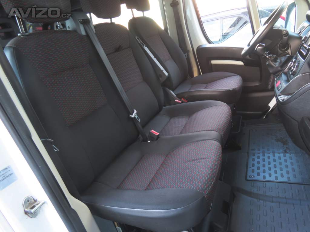 Foto inzerátu Citroën Jumper 2.2 BlueHDi