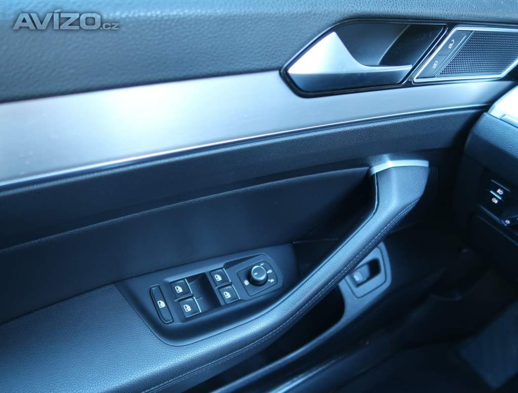 Foto inzerátu Volkswagen Passat 2.0 TDI