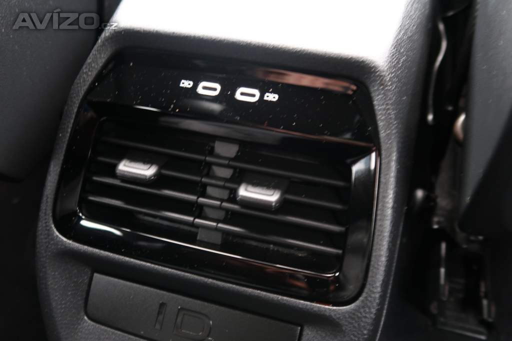 Foto inzerátu Volkswagen ID.4 Pro Perf. (82 kWh)