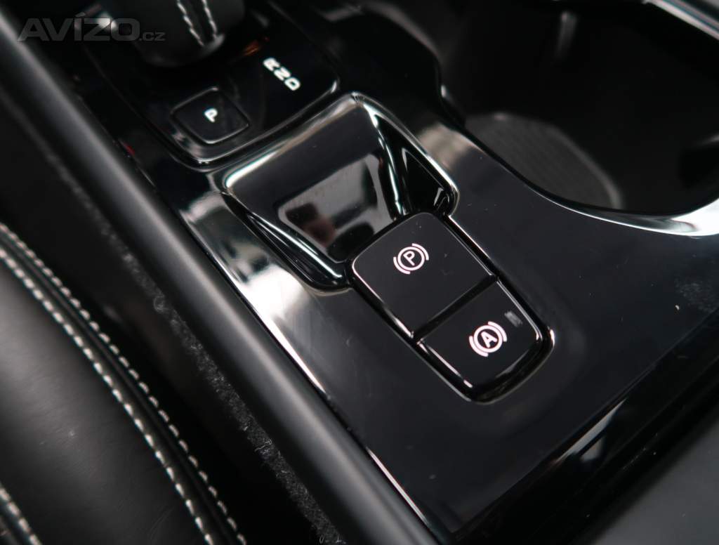 Foto inzerátu Volvo XC40 D4 AWD