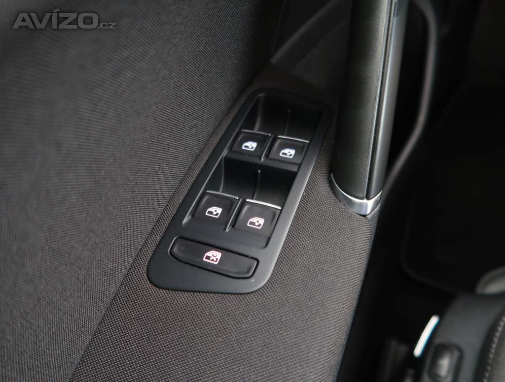 Foto inzerátu Volkswagen Golf 2.0 TDI