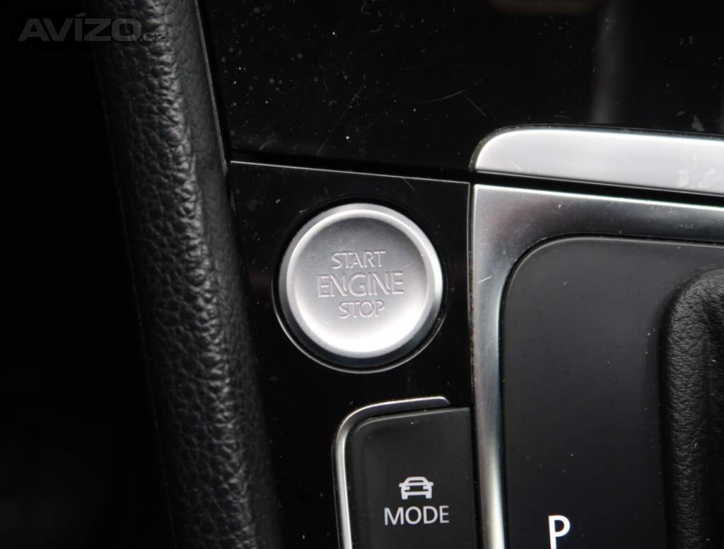 Foto inzerátu Volkswagen Golf 2.0 TDI