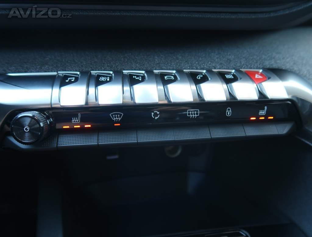 Foto inzerátu Peugeot 3008 1.5 BlueHDi