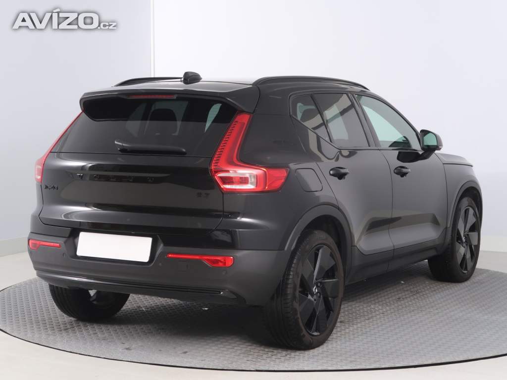 Foto inzerátu Volvo XC40 B3