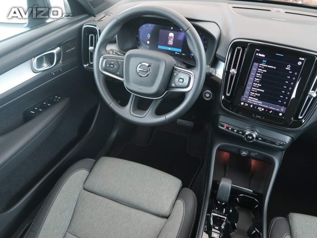 Foto inzerátu Volvo XC40 B3