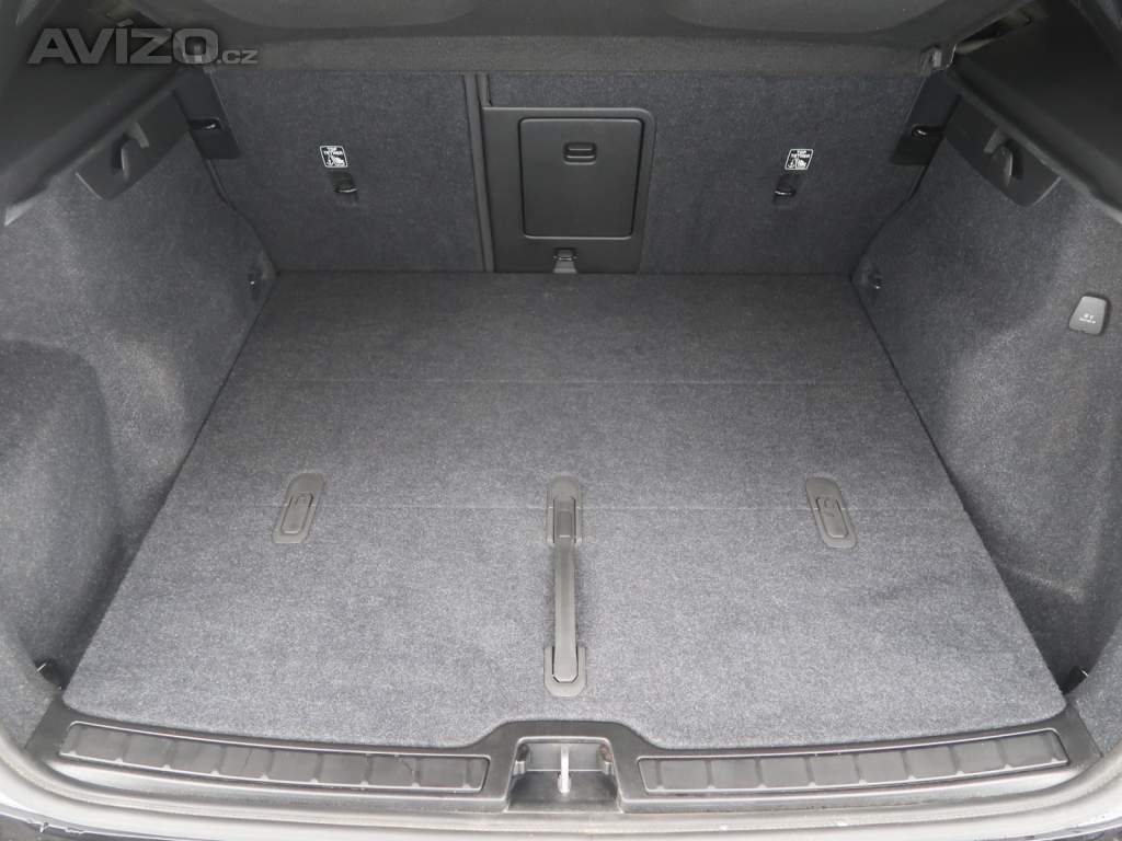 Foto inzerátu Volvo XC40 B3