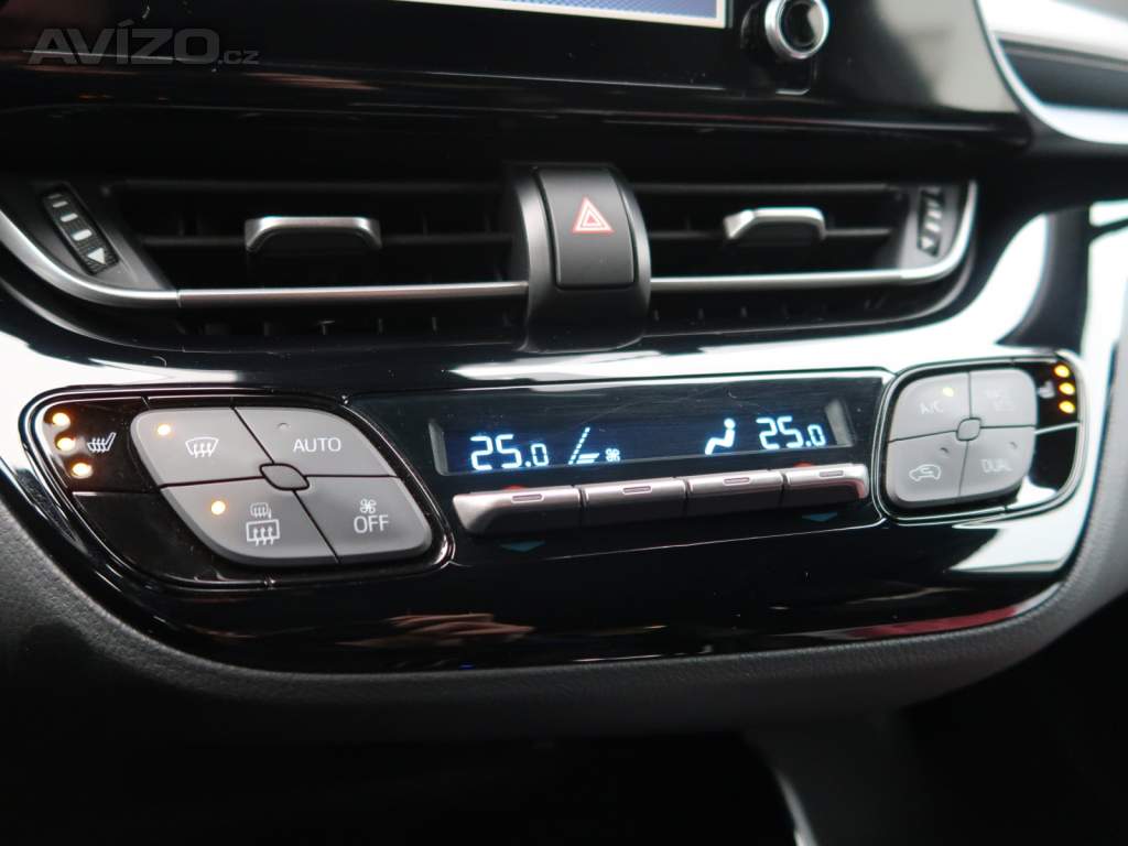 Foto inzerátu Toyota C-HR 1.8 Hybrid