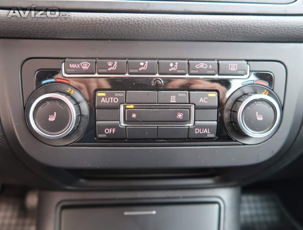 Foto inzerátu Volkswagen Golf 1.6 TDI