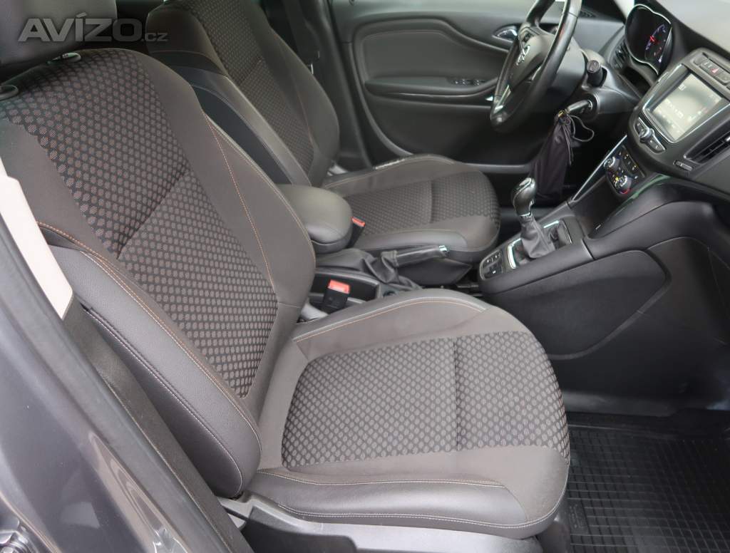 Foto inzerátu Opel Zafira 1.6 Turbo