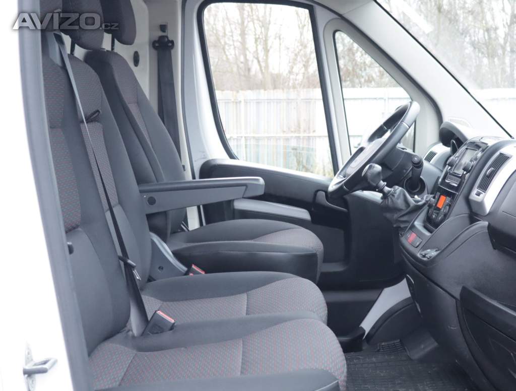 Foto inzerátu Citroën Jumper 2.2 BlueHDi