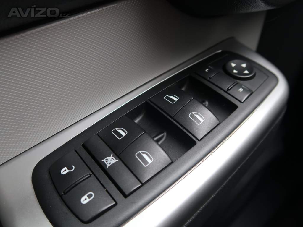 Foto inzerátu Dodge Nitro 2.8 CRD