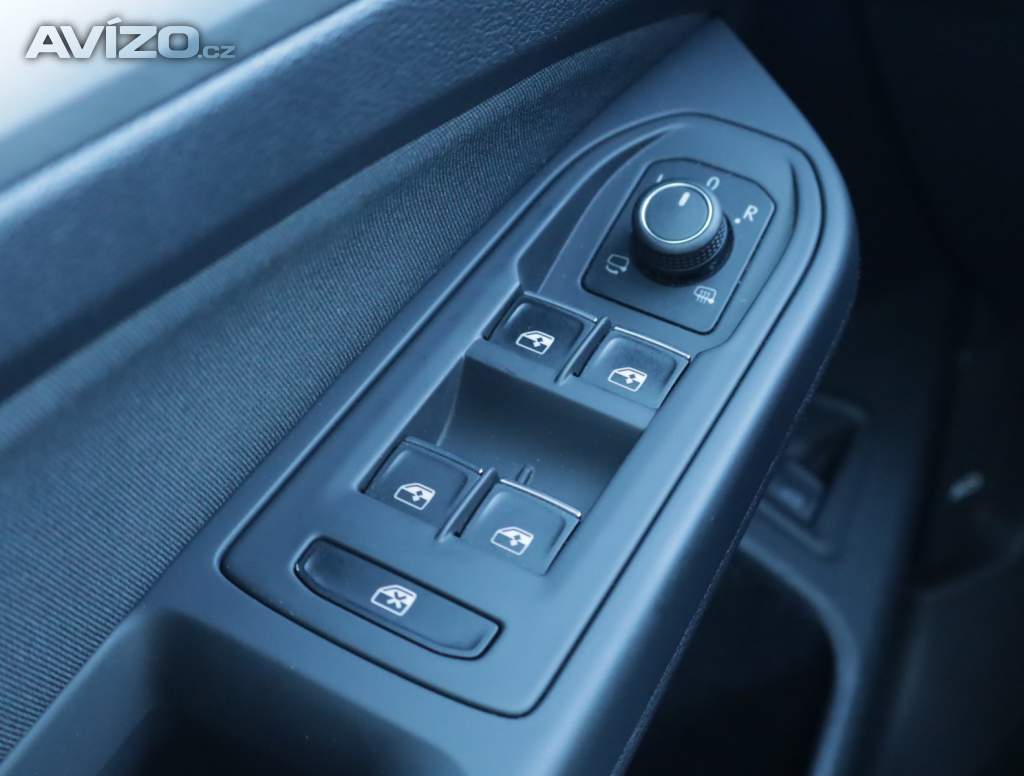 Foto inzerátu Volkswagen Golf 2.0 TDI