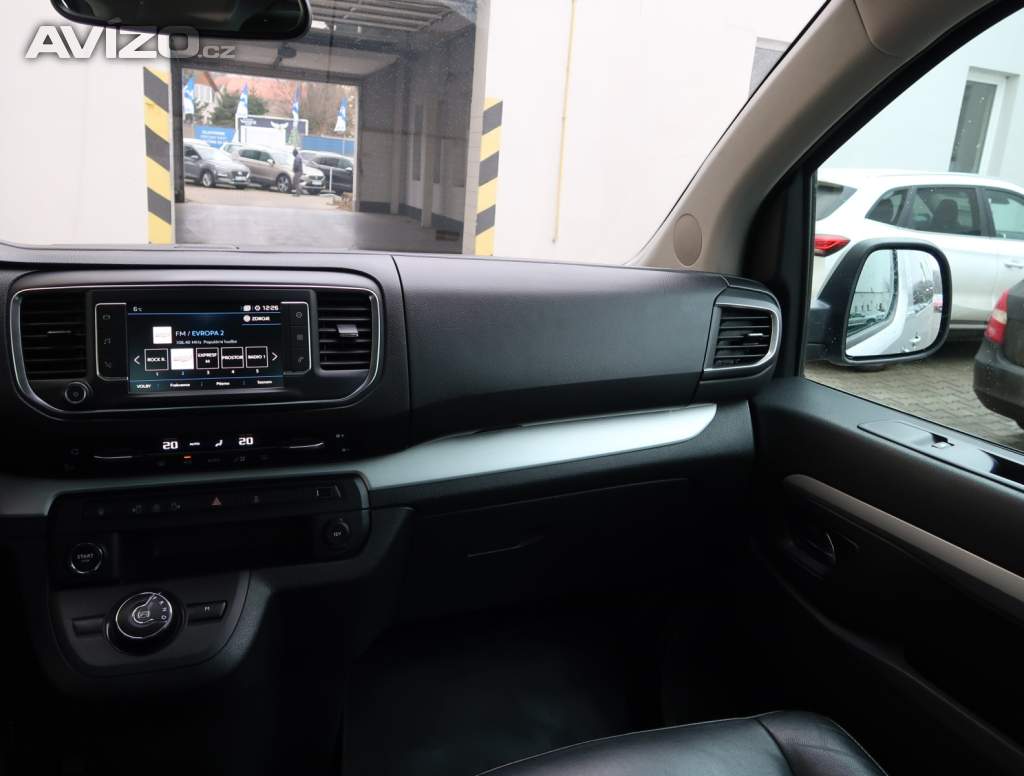 Foto inzerátu Peugeot Traveller 2.0 BlueHDi