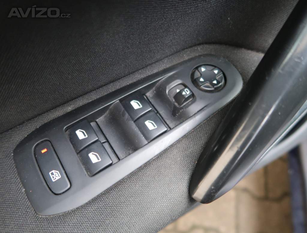 Foto inzerátu Peugeot 308 1.6 e-HDi