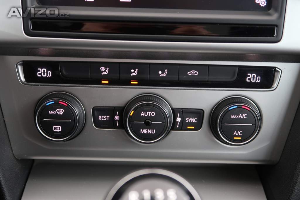 Foto inzerátu Volkswagen Passat 2.0 TDI